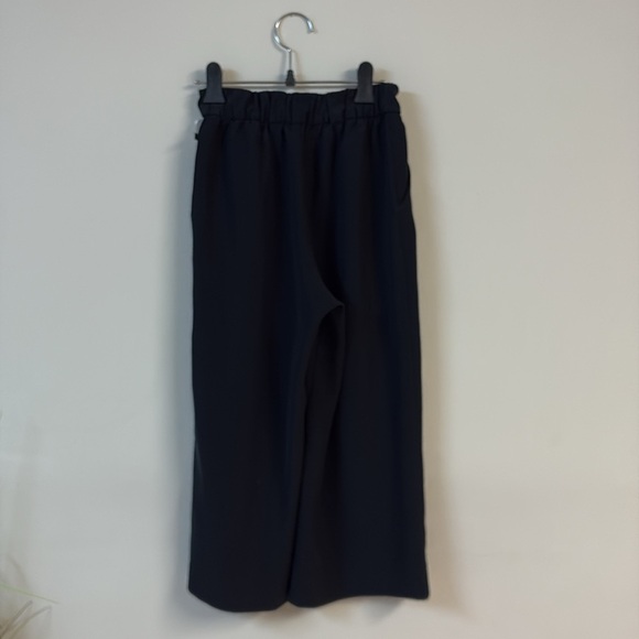 Lululemon Athletica Noir Crop size 4 - Picture 4 of 7